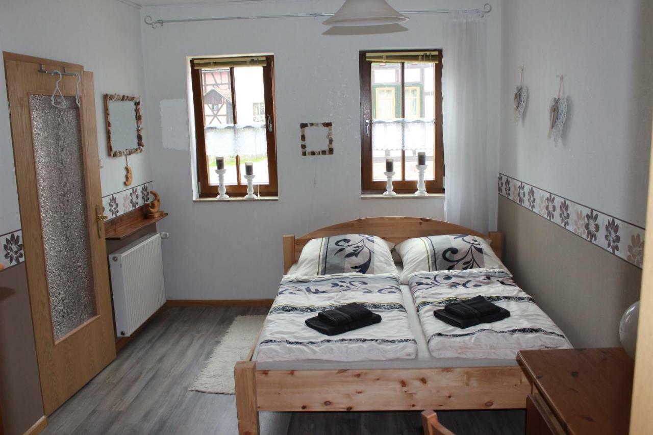 Ferienwohnung Schwarz Benshausen Экстерьер фото